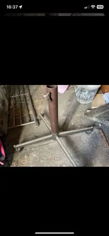 pied pour télévision