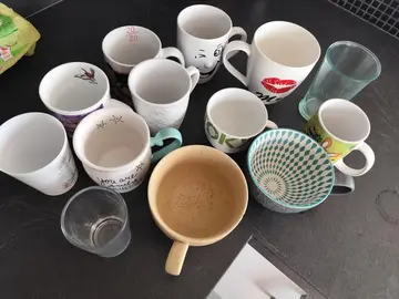 lot de tasses et verres