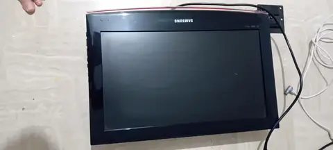 television se fixe au mur