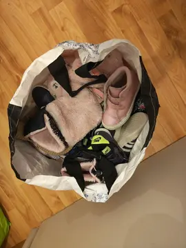 lot chaussures et vêtements enfants