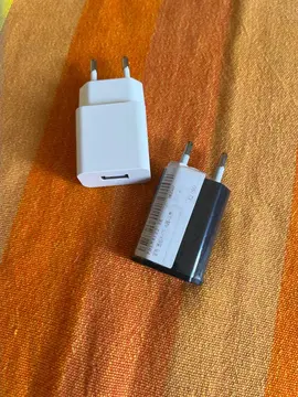 deux Prise pour condon USB