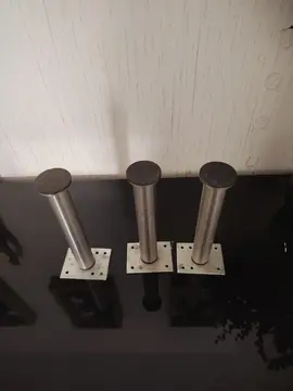 3 pieds métalliques