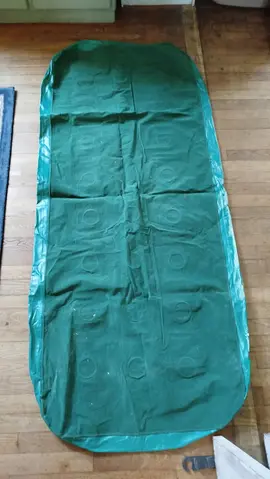 Deux matelas gonflables à réparer