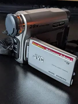 Caméscope JVC GR-D721E