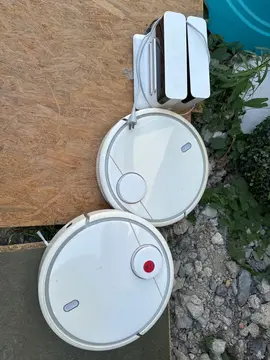 2 roborock v1 aspirateur