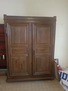 Armoire vendéenne en chêne massif