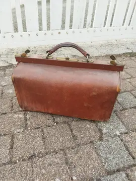 Valise ancienne en cuir