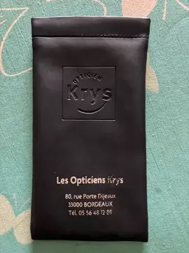 étui pour lunettes