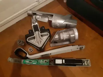 Aspirateur balai à réparer
