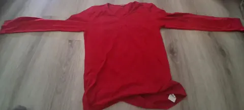 pulle léger rouge taille L