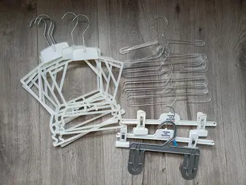 Ceintres vêtements bébé