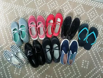 9 paires de chaussures 38