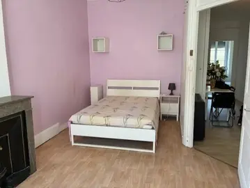Donne divers meubles, table , chaises, lits , matelas, clic clac