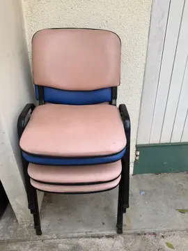 chaise de salle d'attente a donné