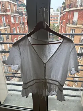 joli haut taille. 44