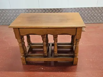 Table de salon gigogne