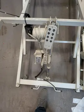 lit médicalisé fonctionne parfaitement SANS matelas