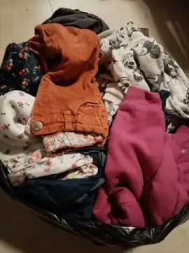 Vêtements fille 3ans et princesse de 2mois