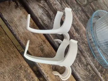 2 supports en plastique a gourdes pour vélo