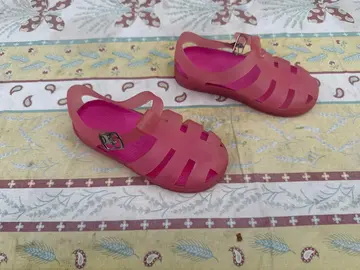 sandales pour l’eau taille 27