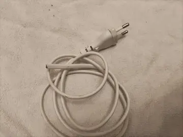 cordon de câble électrique.( extrémité coupée)