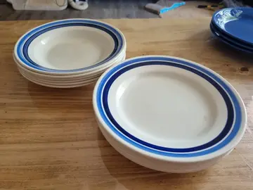 lot d'assiettes