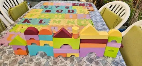 puzzle lettres et formes en mousse