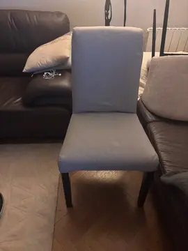 chaise BERGMUND neuves