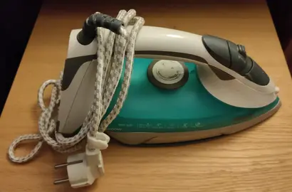 Fer à repasser (câble électrique à remplacer)