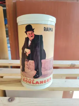 boîte métallique ronde