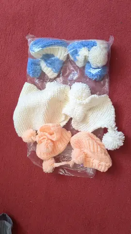 chaussons et écharpe nouveau né, fait maison