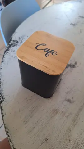 boite en metal et bois