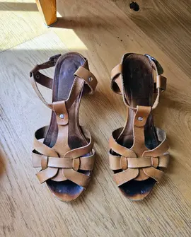 Sandales en cuir camel pour femme taille 36