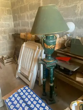 lampe de salon et pied