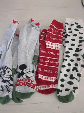 3 paires chaussettes Mickey et 1 Noël