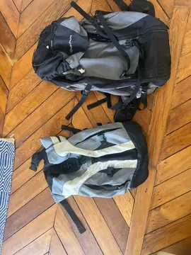 deux sacs à dos 35L et 70L