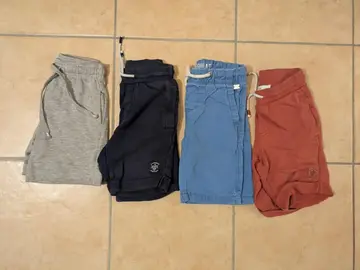 pantalons + pyjama garçon 4 ans