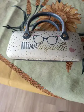 étui à lunettes