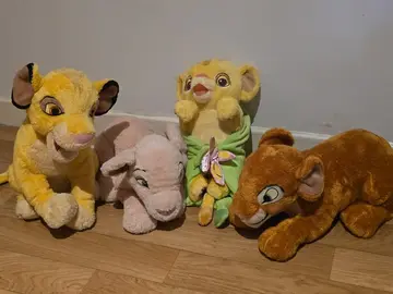 Peluches issues du Roi Lion (Disney)