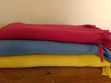 3 plaids en polaire