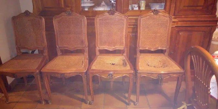 Lot de 4 chaises merisier à recanner