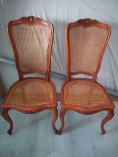 2 chaises en.bon etat