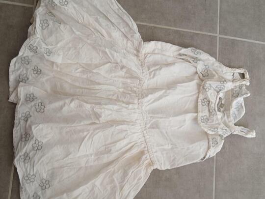 Robe blanche taille 5 ans