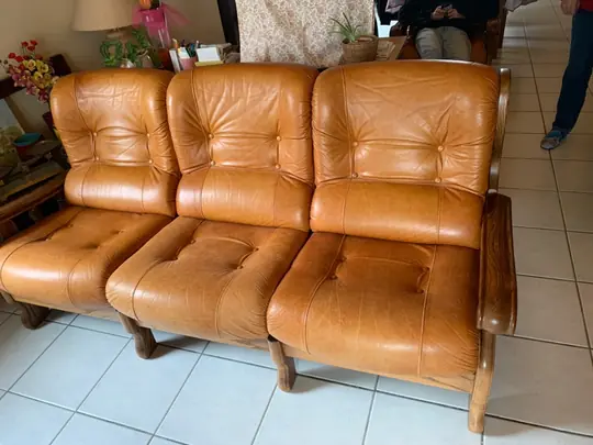 Canapé et 2 fauteuils cuir et bois