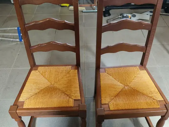 Chaises .en bois
