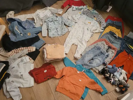 Pack de 50 vêtements garçon 9 et 12 mois (hiver)