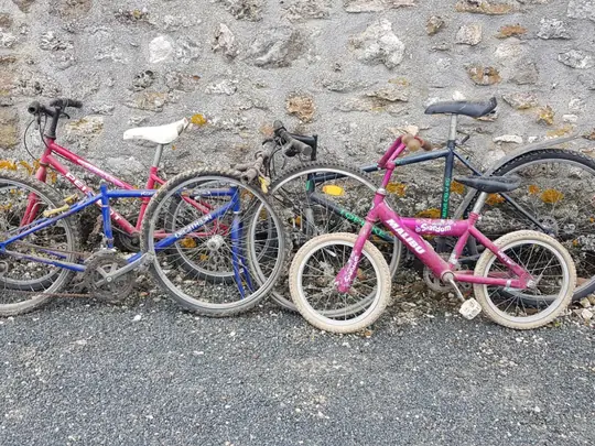 Lot de 4 vélos enfant/ados