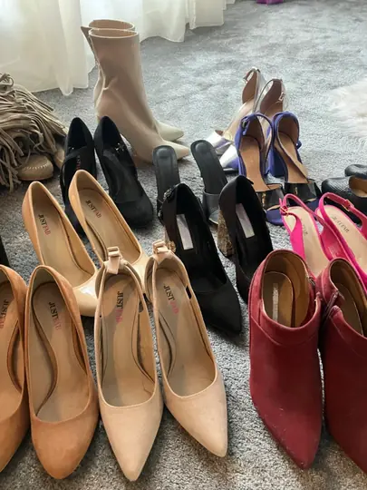 Quinzaine de paires de chaussures femme pointure 37